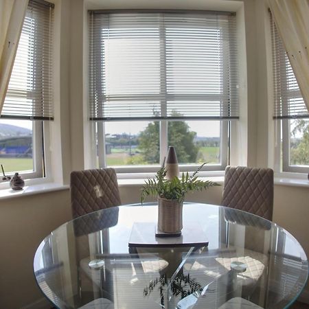 Meggetland Apartment Единбург Екстериор снимка